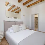 Modern Apartment In The Heart Of The Old Town